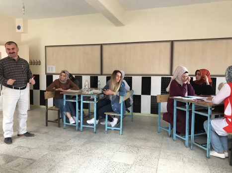 Yozgat’ın Sorgun İlçesine bağlı Faraşlı Ortaokulu tarafından öğretmenlere eğitim semineri