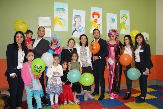 Yozgat Şehir Hastanesi’nde tedavi gören çocuklar, palyaçolar eşliğinde eğlenip, moral