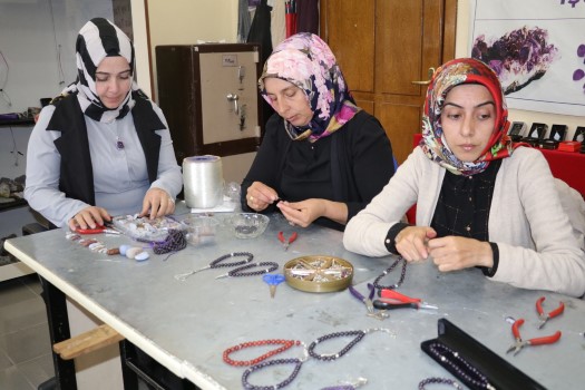 Aydıncık ve Çekerek ilçesinde ev ekonomisine katkı için kooperatif kurarak