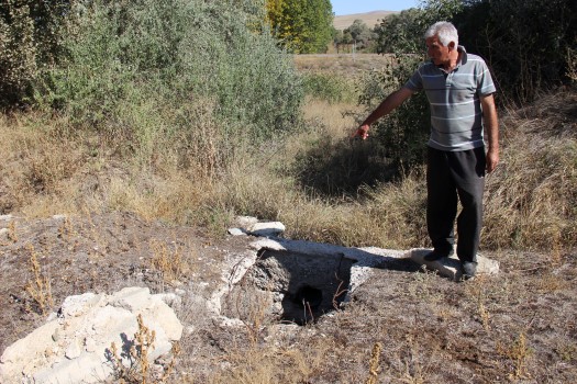 Yozgat’ın merkez köylerinden Topçu köyü sakinleri kanalizasyonu giderinin yapılmasını istiyor.