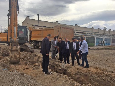 Yerköy Belediye Başkanı Ferhat Yılmaz, altyapı çalışmalarını yerinde inceleyerek, teknik