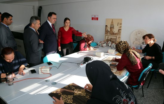 Yozgat Valisi Kadir Çakır, Halk Eğitim Merkezi Müdürlüğünü (HEM) ziyaret