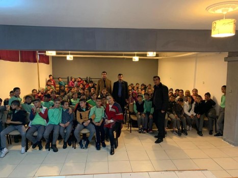 Yozgat’ta faaliyetini sürdüren Yaşanabilir Çevre Derneği tarafından Agah Efendi İlkokulunda