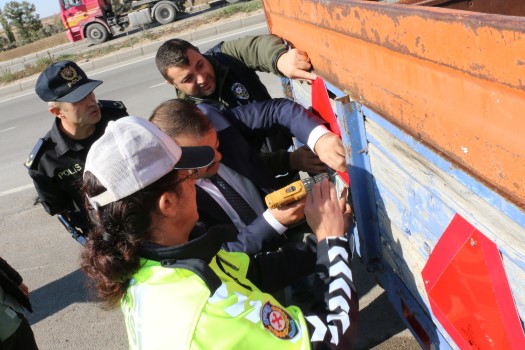 Yozgat’ın Boğazlıyan ilçesinde, Boğazlıyan Motorlu Taşıyıcılar Kooperatifi katkılarıyla araç sahiplerine