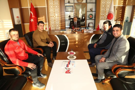 Yozgatlı Milli Güreşçi Dünya Şampiyonu Rıza Kayaalp, Rektör Prof. Dr.