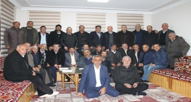 Akdağmadeni Boğazköy İlkokulu 1981 yılı mezunları ve öğretmenleri, 38 yıl