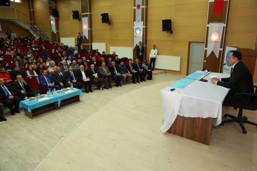 Bozok Üniversitesi İktisadi ve İdari Bilimler Fakültesi Konferans Salonu’nda İŞKUR