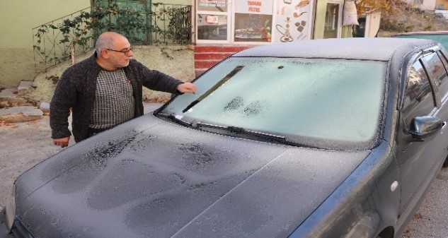 Yozgat’ta soğuk hava ve ayaz etkisini sürdürürken gece en düşük