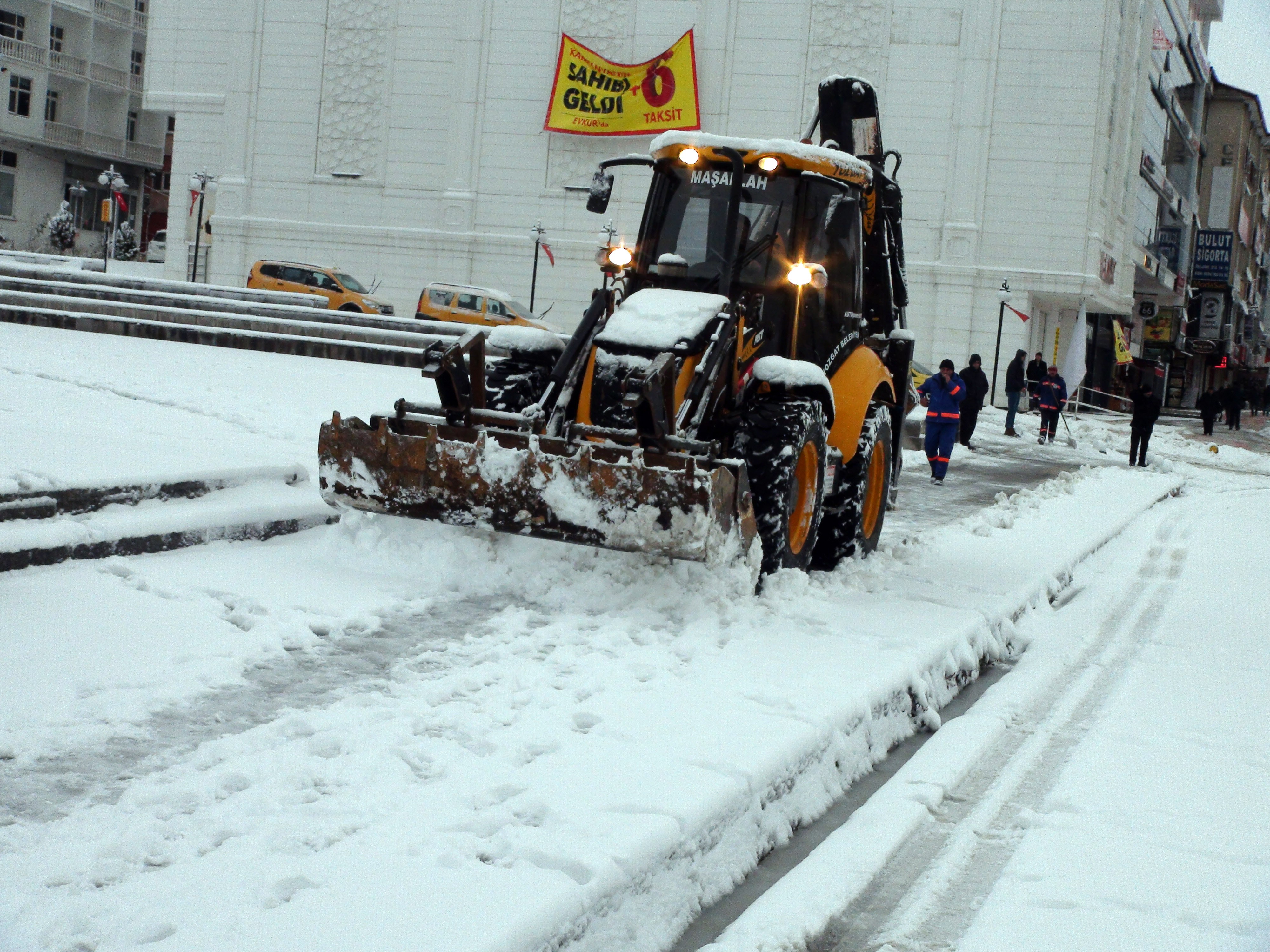  Yozgat’ta dün akşam saatlerinde başlayan ve sabahın ilk ışıklarına kadar