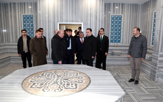 Yozgat Valisi Kadir Çakır, Saraykent ilçesini ziyaret ederek bir takım