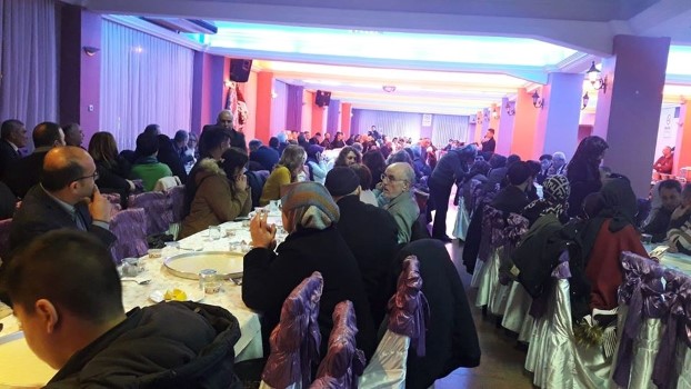 Balıkesir'de yaşayan Yozgatlılar Derneğinin düzenlediği 'Arabaşı Gecesine' katılım yoğun oldu.
