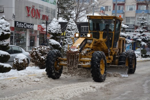 Yozgat Belediyesi, kış mevsiminde vatandaşların olumsuz hava koşullarından etkilenmemeleri için