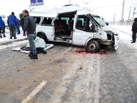 Yozgat'ın Boğazlıyan ilçesinde 2 kişinin öldüğü, 4 kişinin yaralandığı kaza