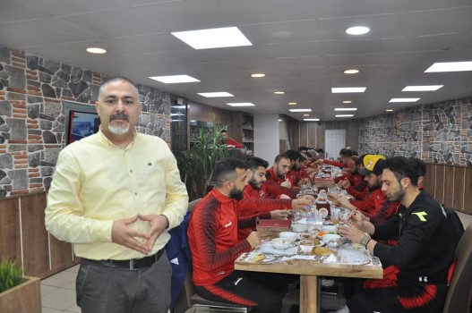 Aspava Restaurant işletme sahibi Hikmet Çeliksoy TFF 3. Lig 3.