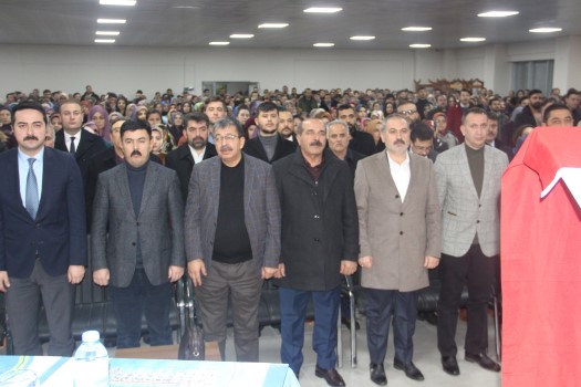 Sarıkaya Belediyesi tarafından düzenlenen Hayati İnanç’ın konuşmacı olarak katıldığı “Can