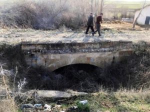 Yozgat’ın Osmanpaşa köyü sınırlarında yer alan tarihi köprü yıllara meydan