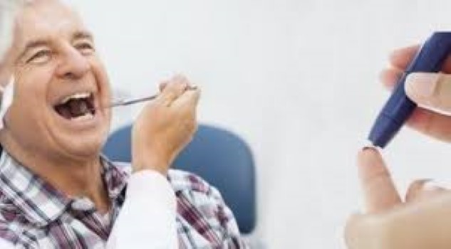 Uzmanlar, şeker hastalığında diş sağlığına dikkat edilmesi konusunda uyarılarda bulundu.