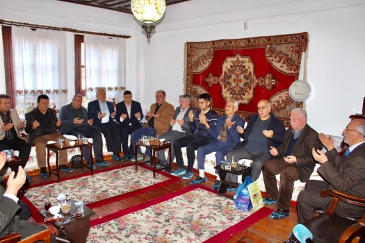 Yozgat Şairler ve Yazarlar Derneği tarafından Şehitlere saygı ve birlik