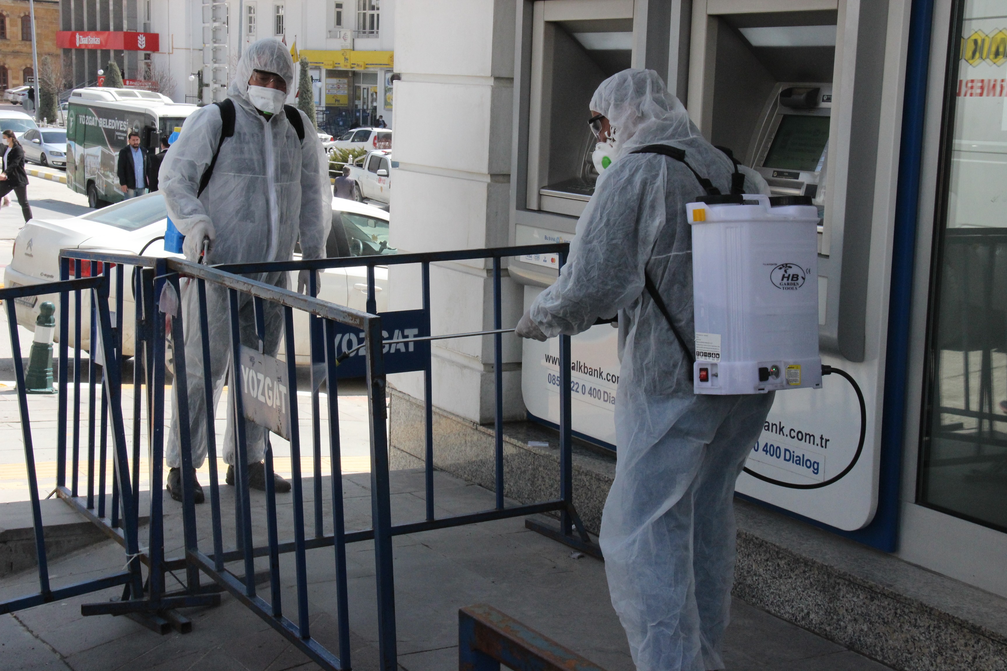 Yozgat’ın birçok yerinde hijyen ve dezenfekte çalışması yapan Yozgat Belediyesi,