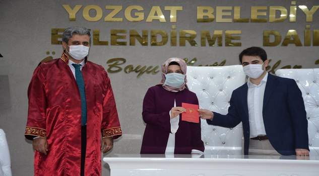 Yozgat Belediye Başkanı Celal Köse, bir yandan koronavirüs ile mücadele