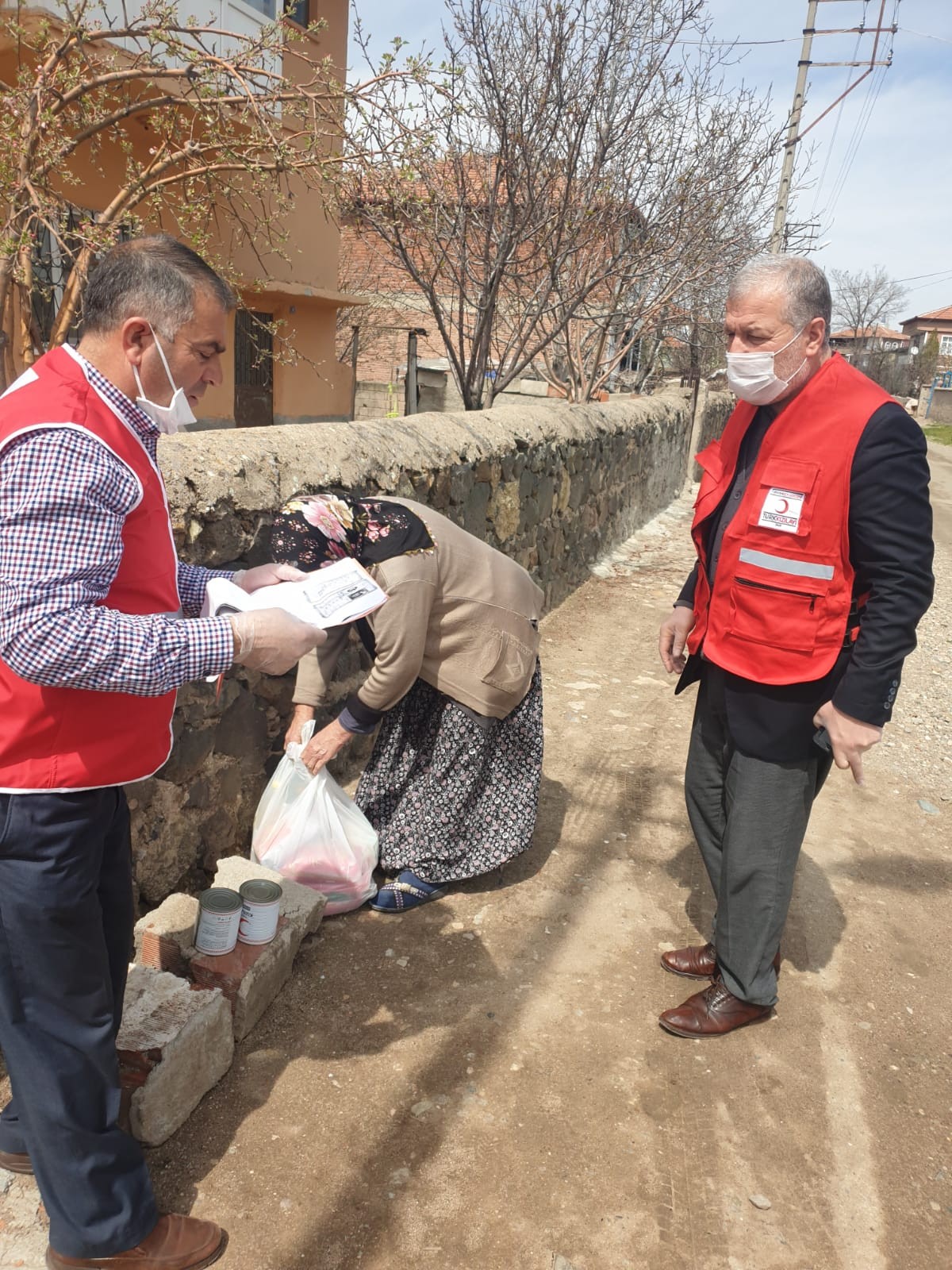 Türk Kızılayı Yerköy Şubesi korona virüs tedbirleri kapsamında 65 yaş