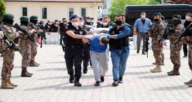 Yozgat'ta uyuşturucu tacirlerine yönelik özel harekat polislerinin de katıldığı operasyonda