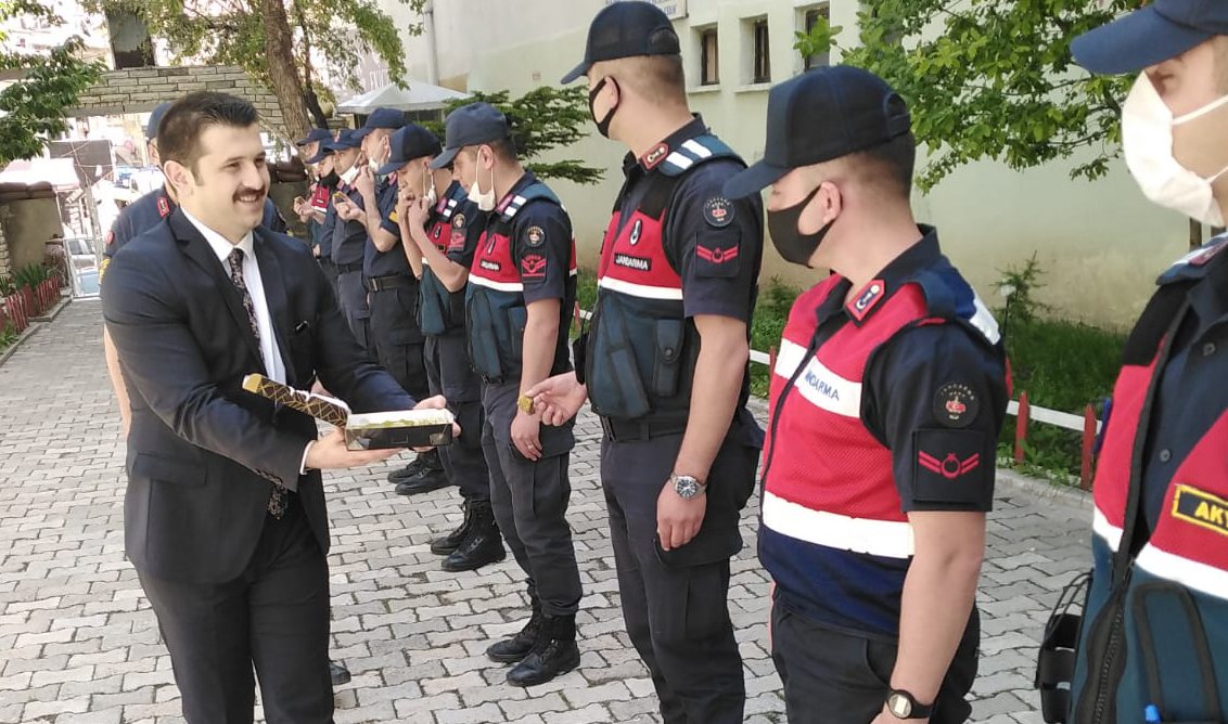 Akdağmadeni Kaymakamı Ahmet Coşkun Jandarma Teşkilatı’nın Kuruluş Yıldönümünü Kutladı.
