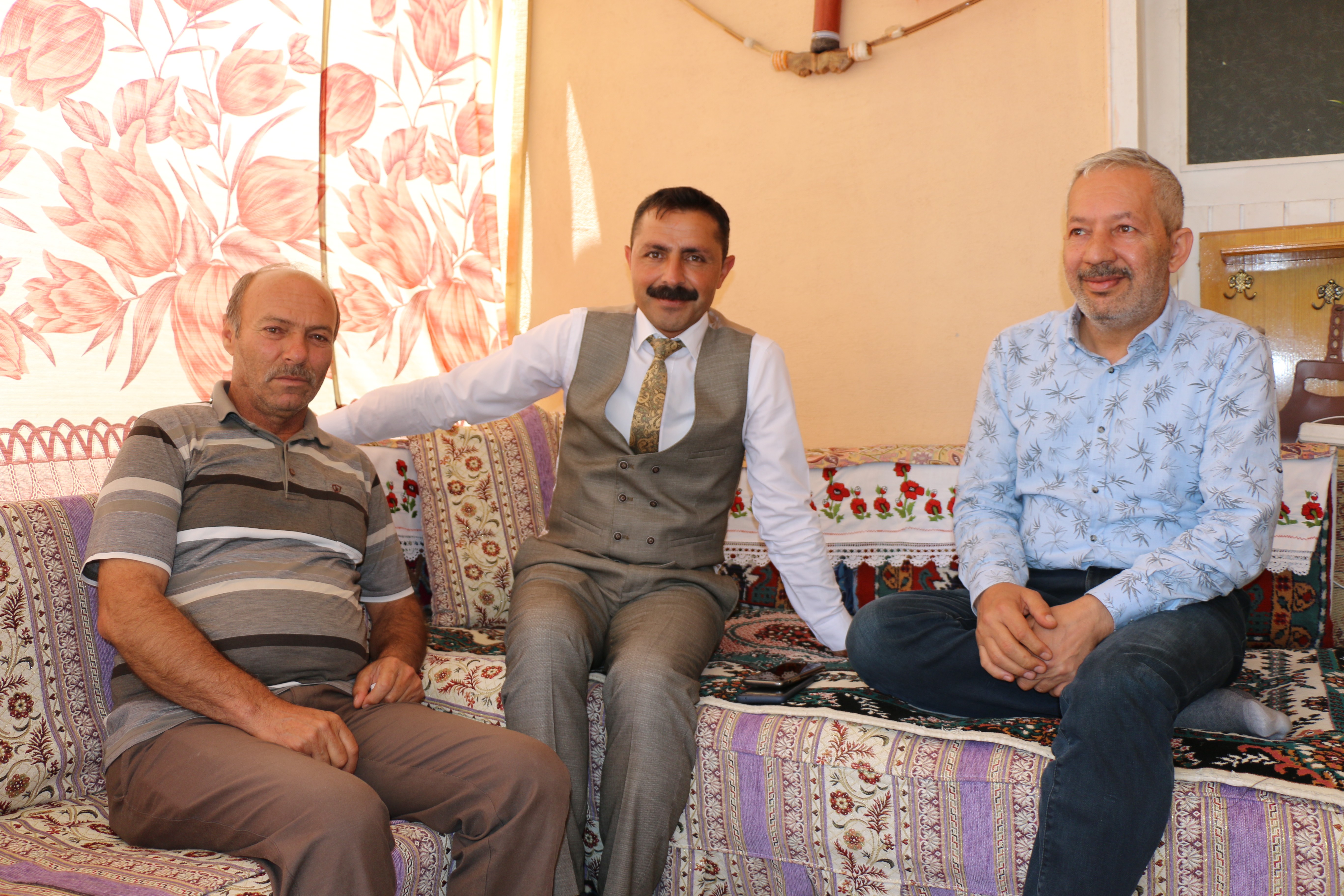 Fransa’nın başkenti Paris’in banliyölerinden Valenton’da yapılan seçimlerde Türk siyasetçi Metin