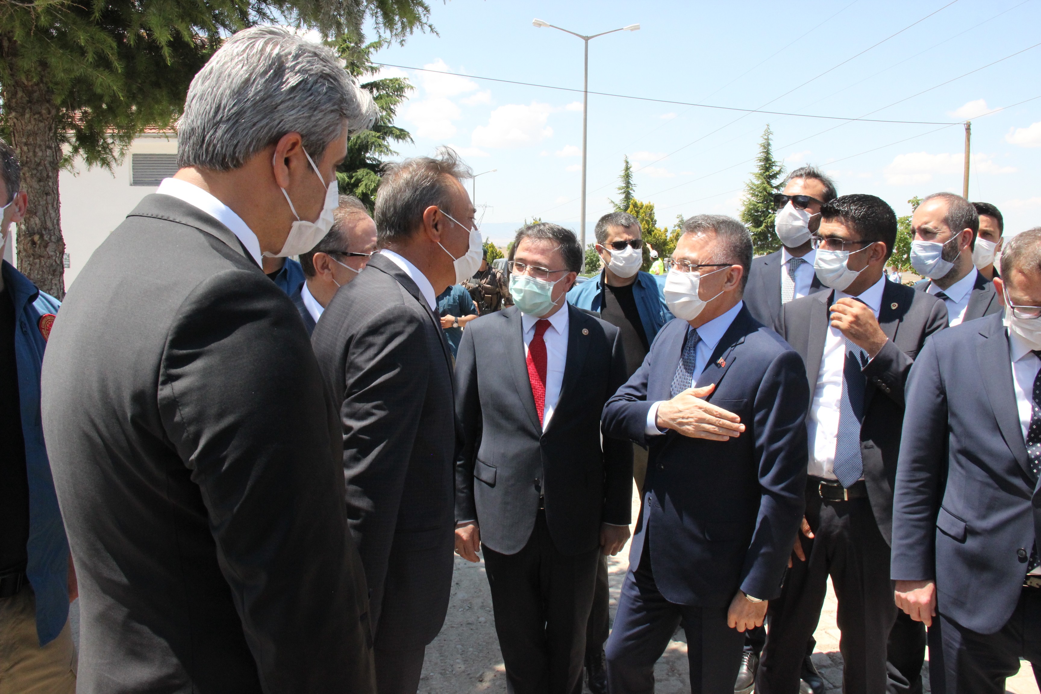 Cumhurbaşkanı Yardımcısı Fuat Oktay, memleketi Yozgat’ta OSB’de açılış ve temel