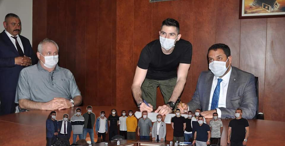 Axa Efeler Ligi'nde ikinci sezonuna damga vurmaya hazırlanan ekibimiz kadrosunu