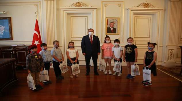 Yozgat Valisi Ziya Polat, Mehmetçik Vakfına yardım amacıyla kullanılabilir durumdaki