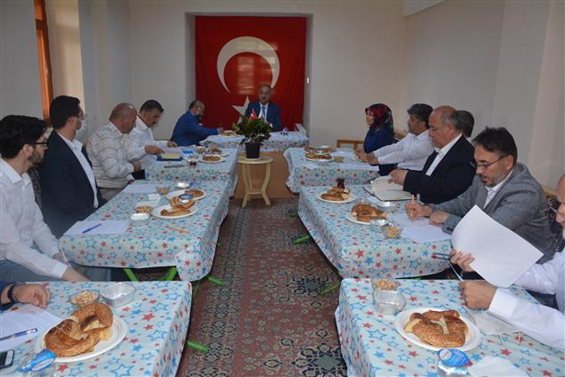 Çayıralan İlçe müftülüğünün ev sahipliğinde ilçe müftüler toplantısı yapıldı.
