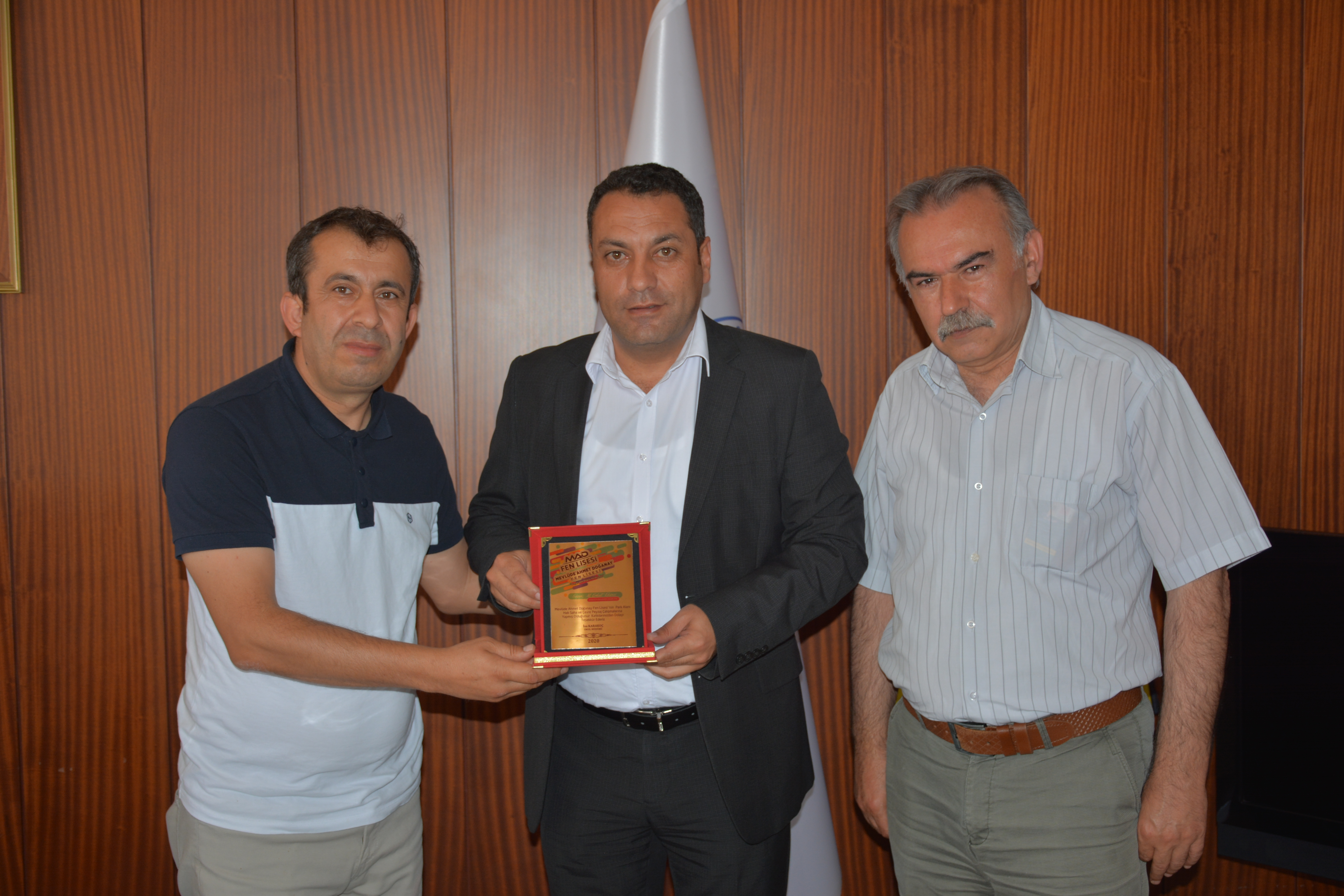 Sorgun Belediyesi İlçe merkezinde bulunan okullara destek vermeye devam ediyor.