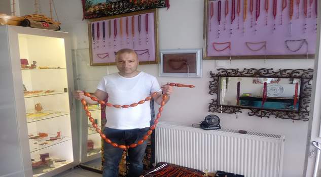 Yozgat’ta tespih üzerine faaliyetini sürdüren Gönülzade Tespihçilik işyeri sahibi Mehmetali