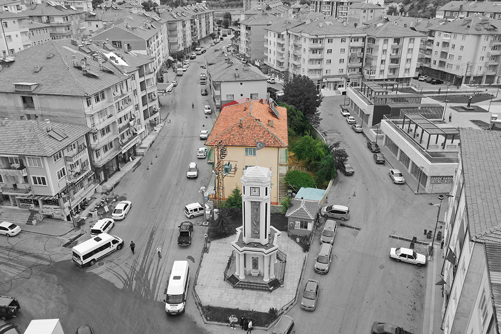 Akdağmadeni Belediye Başkanı Nezih Yalçın, doğalgaz çalışmalarının başladığını belirterek, ilçelerinde