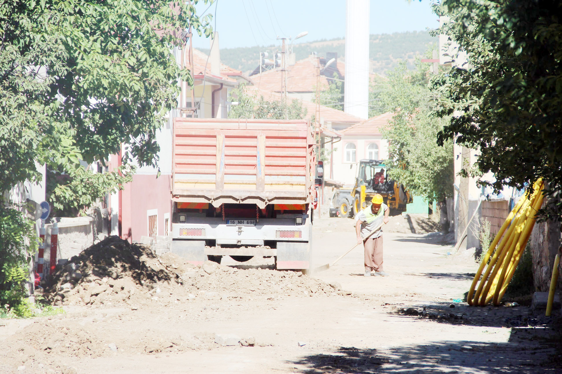Akdağmadeni Belediye Başkanı Nezih Yalçın, ilçede doğalgaz çalışmalarının bütün hızıyla