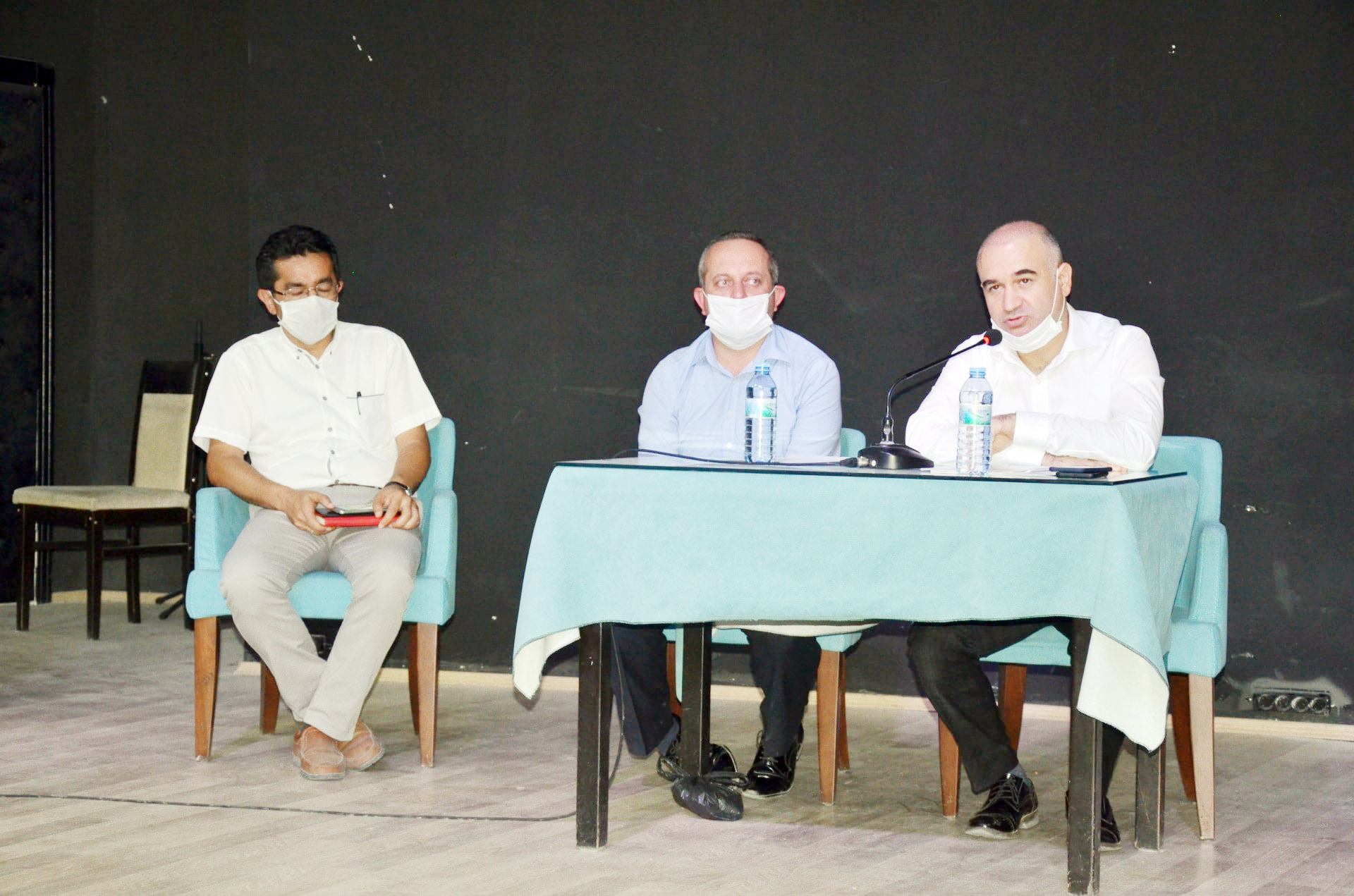 Sarıkaya Kaymakamı Selami Işık başkanlığında ilçenin eğitim durumu masaya yatırıldı.
