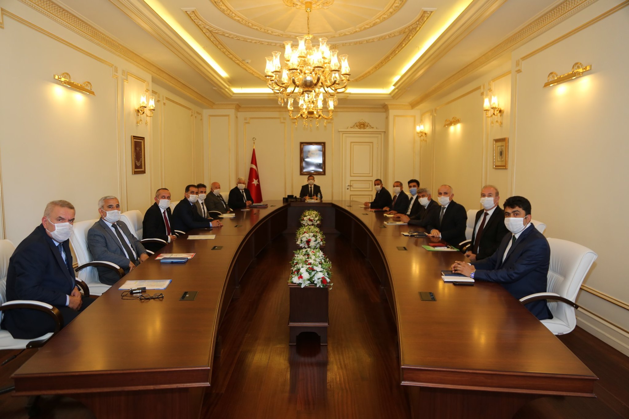 Yozgat Valisi Ziya Polat başkanlığında, ilçe milli eğitim müdürlerinin de