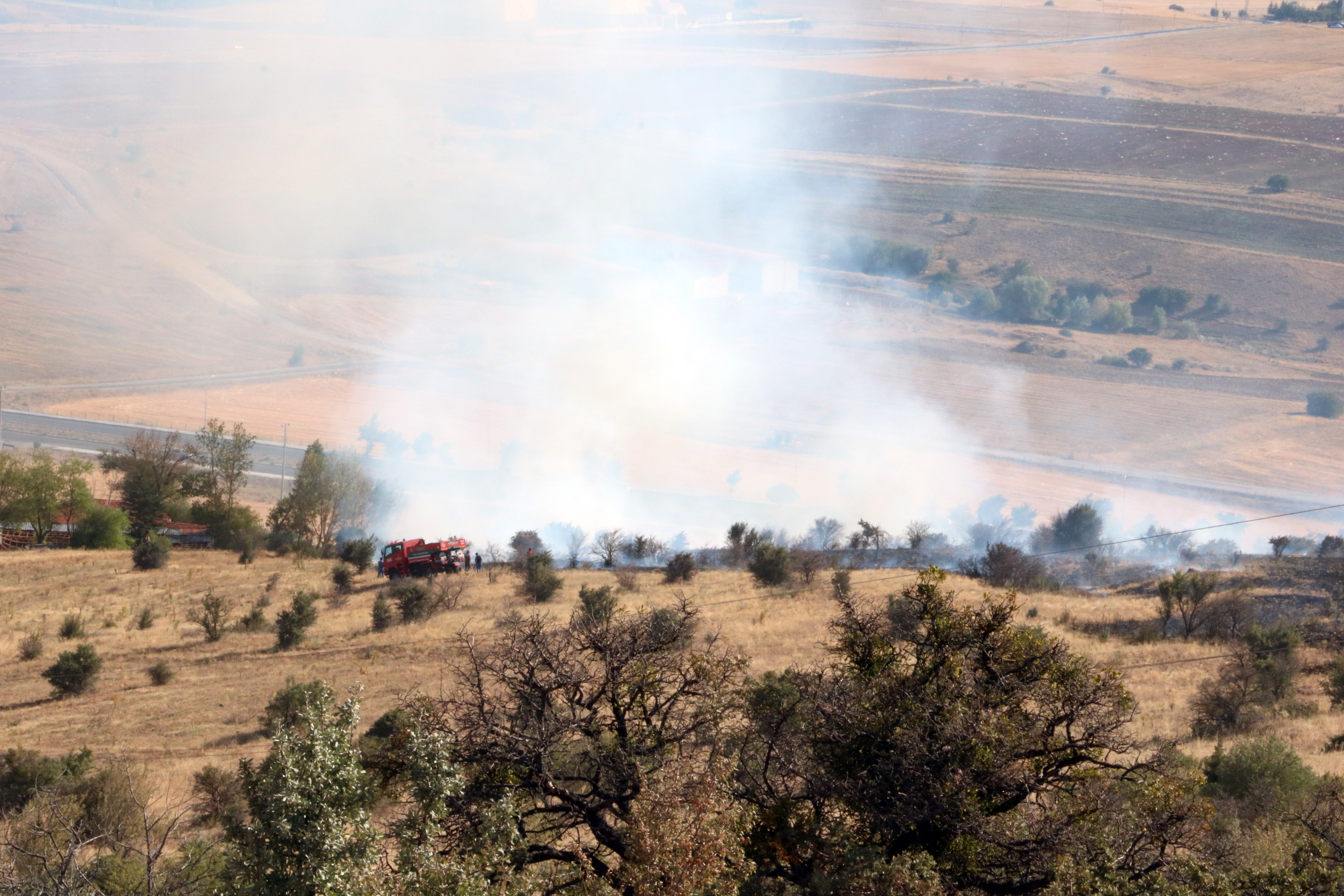 Yozgat’ta çıkan ot ve çalılık yangını korkuttu. Yangın ormanlık alana
