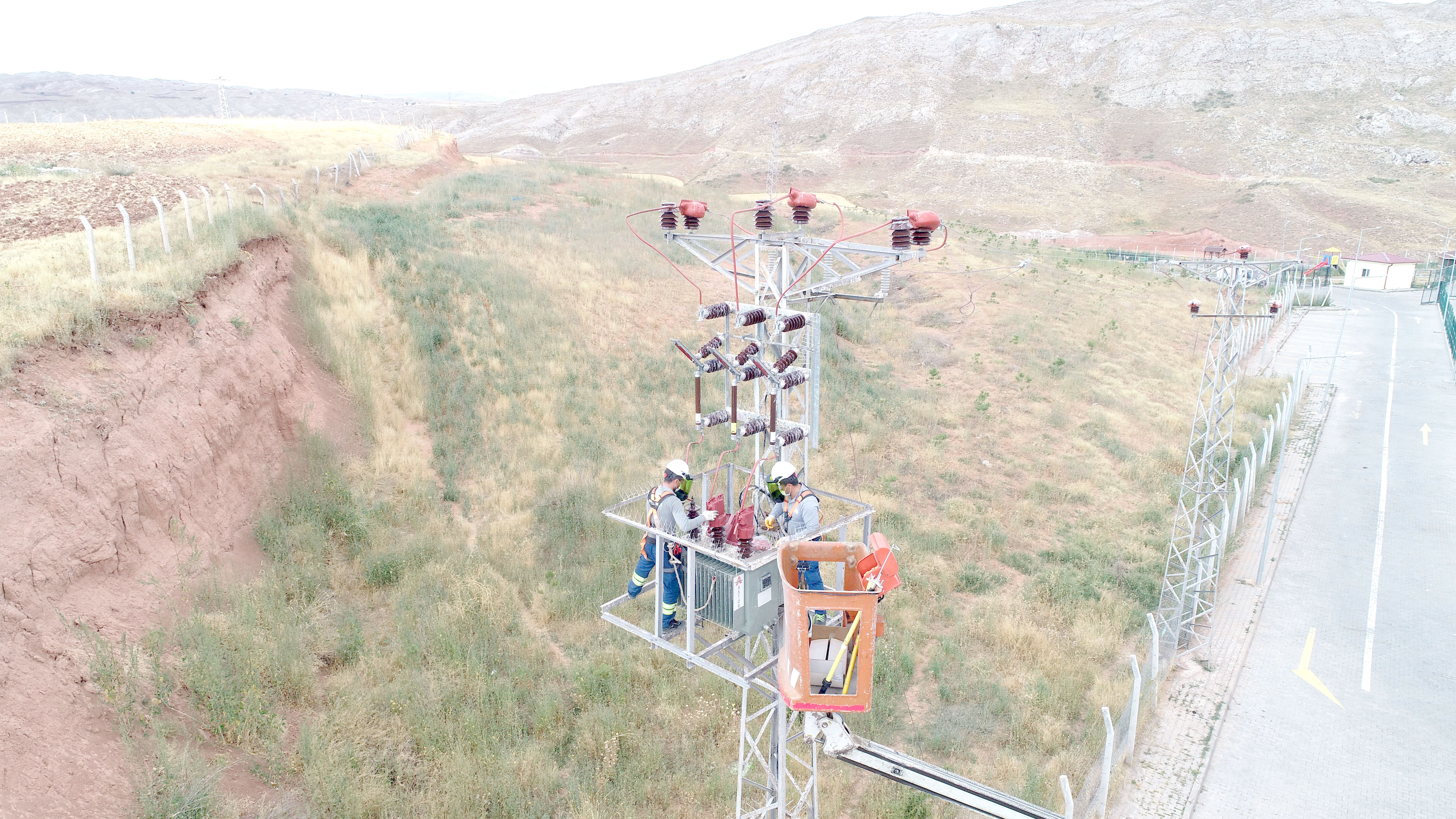 ÇEDAŞ’a bağlı enerji timleri Ekvatordan daha uzun olan 47 bin