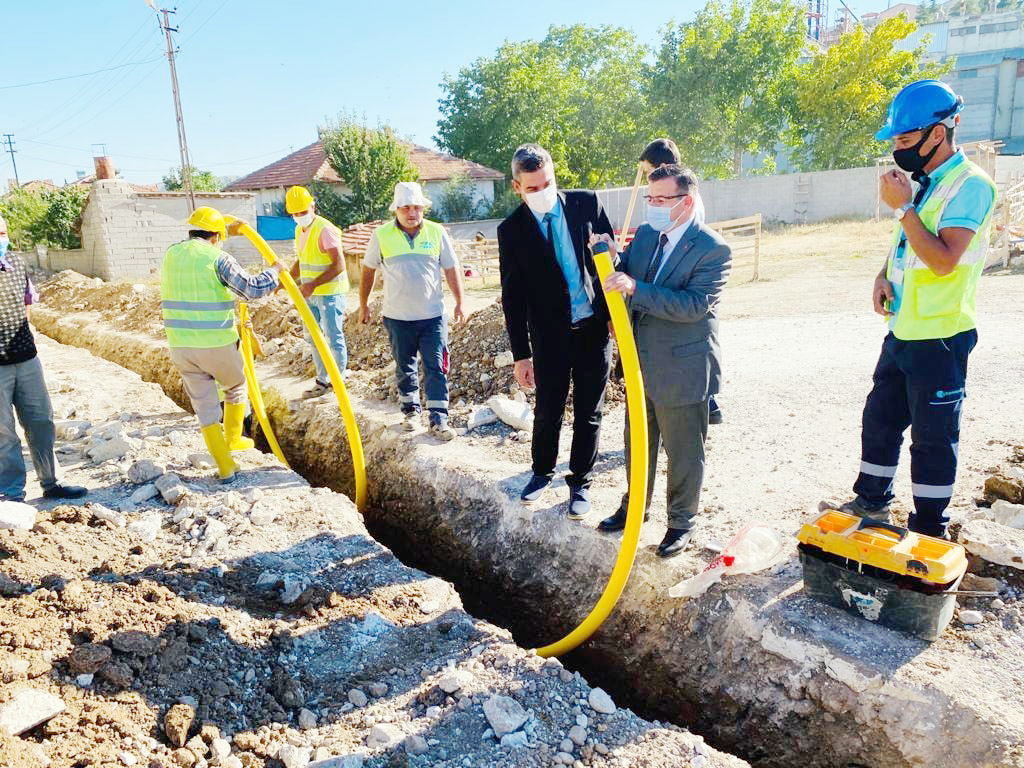 Çekerek Belediye Başkanı Eyyüp Çakır ve Sürmeligaz İşletme Müdürü İhsan