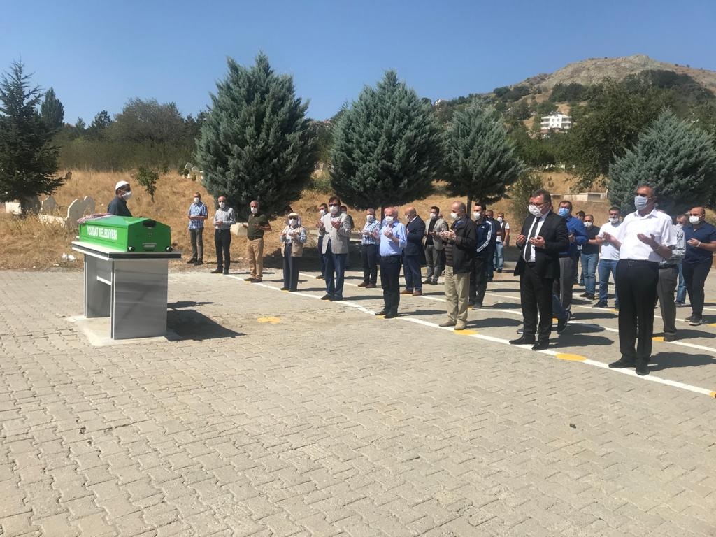 Yozgat Bakkallar Esnaf Odası Başkanı M. Atilla Saygı’nın annesi Zeynep