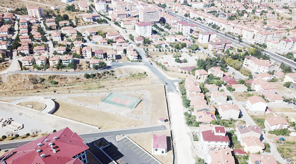 Yozgat Belediyesi tarafından şehrin belirli bölgelerinde yol yapım ve çevre