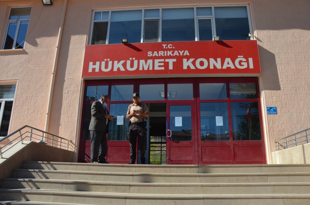 Sarıkaya Kaymakamlığı Koronavirüsle mücadele kapsamında önlemlerini artırarak HES (Hayat Eve