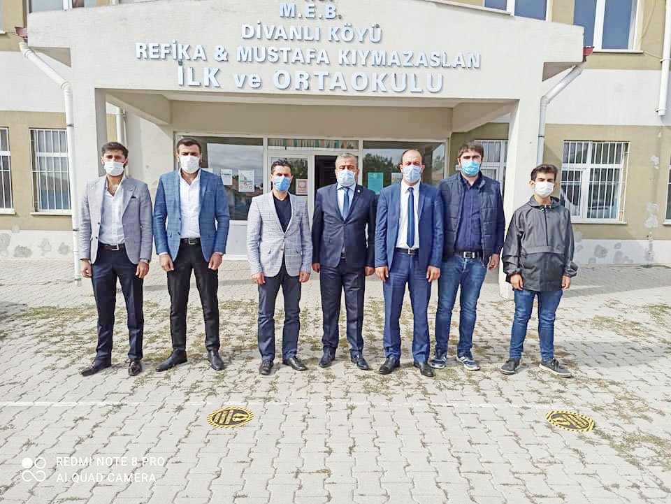 Ülkü Ocakları Yozgat İl Başkanı İrfan Şahbaz, beraberinde Türk Eğitim