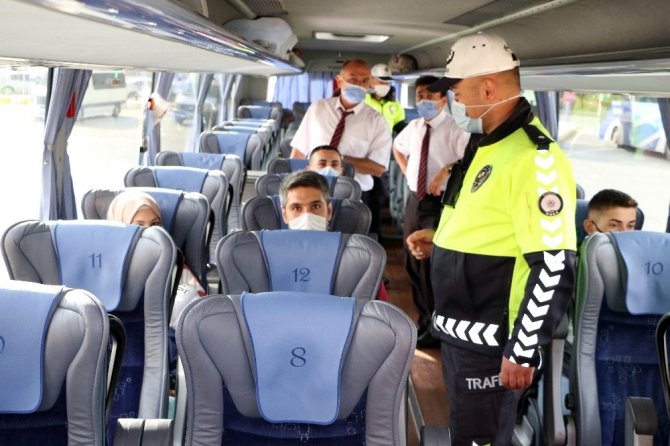 Yozgat’ta HES kodu olmadan yolcu taşımacılığı yaptığı tespit edilen 6