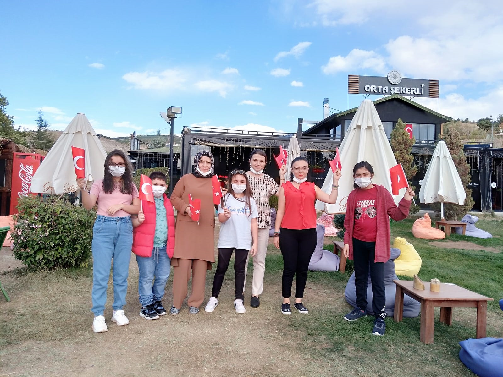Yozgat’ta diyabetli çocuklar, Kentpark’ta aileleriyle birlikte buluşarak tanıştılar. 
