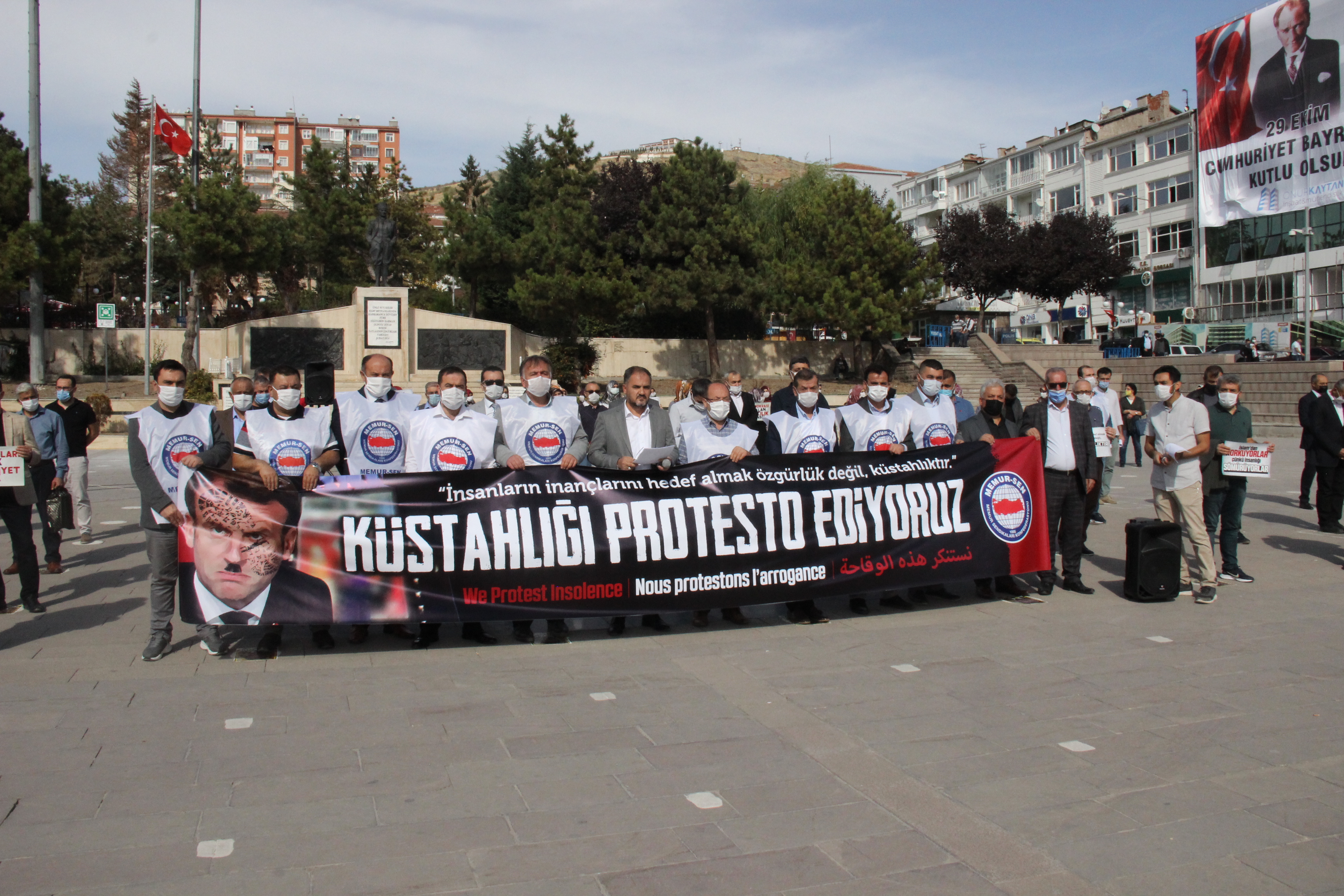 Memur Sen Yozgat İl Başkanı Kenan Şerefli, Fransa Cumhurbaşkanı Emmanuel