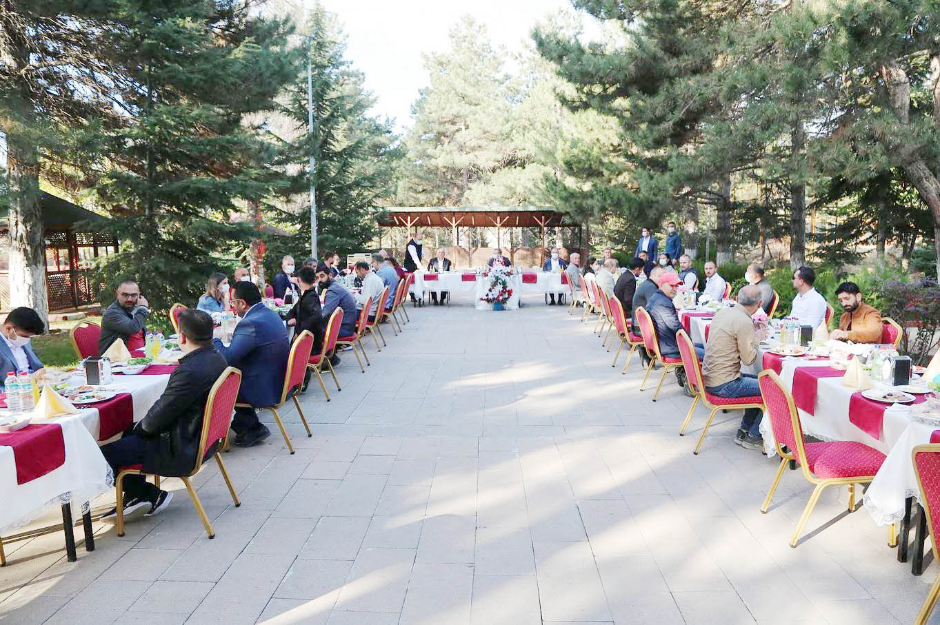 Yozgat Valisi Ziya Polat, kentte görev yapan ulusal basın temsilcileri