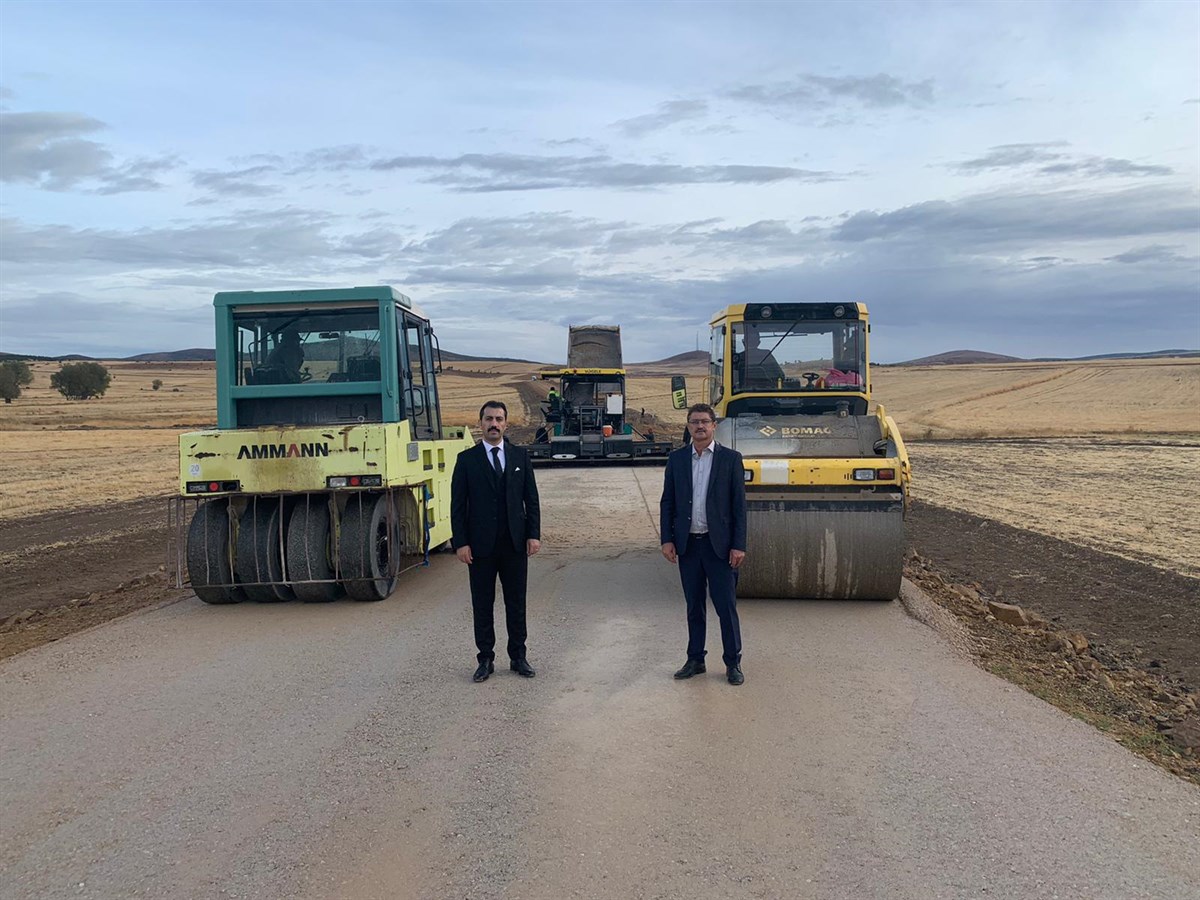 Saraykent İlçesinde sıcak asfalt çalışmalarını Kaymakam Ömer Tuğrul Kundakçı yerinde